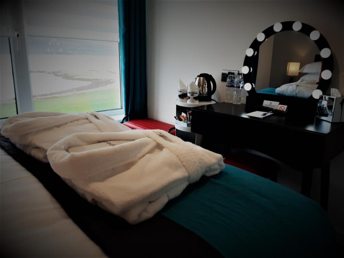 Cadillac Kustomz Hotel - Breakfast Available روثيسي المظهر الخارجي الصورة