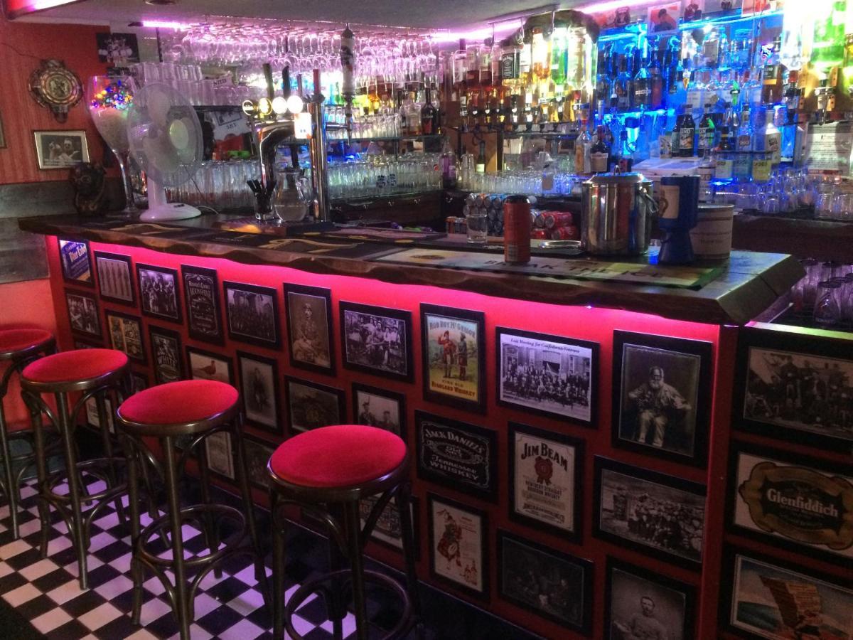 Cadillac Kustomz Hotel - Breakfast Available روثيسي المظهر الخارجي الصورة